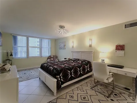 2751 S Ocean Drive Hollywood FL 33019