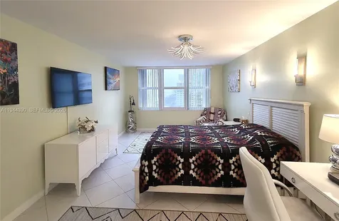 2751 S Ocean Drive Hollywood FL 33019