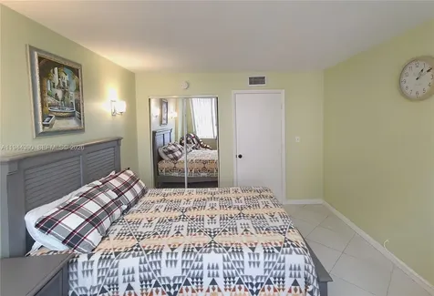 2751 S Ocean Drive Hollywood FL 33019