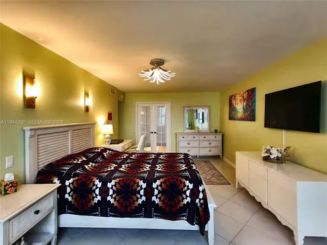 2751 S Ocean Drive Hollywood FL 33019