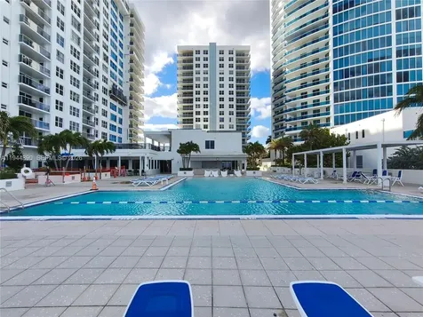 2751 S Ocean Drive Hollywood FL 33019