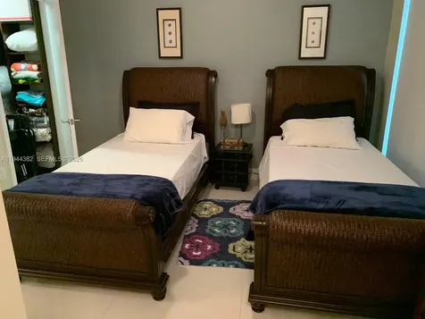 6000 Collins Avenue Unit 136 Miami Beach FL 33140