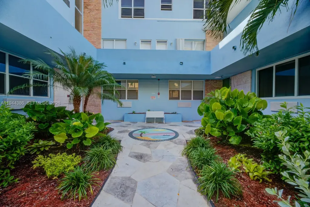326 Harrison Street Hollywood FL 33019
