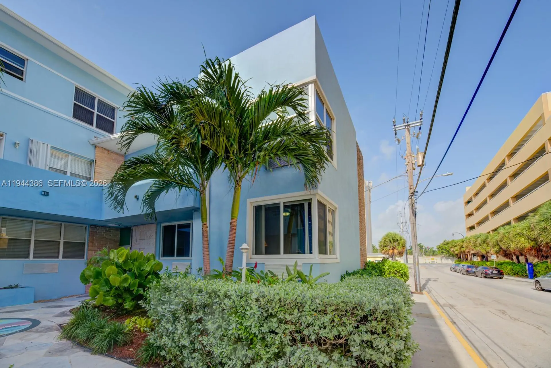 326 Harrison Street Hollywood FL 33019