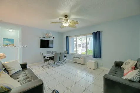 326 Harrison Street Hollywood FL 33019