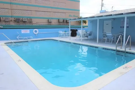 326 Harrison Street Hollywood FL 33019