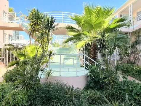 6881 Bay Drive Miami Beach FL 33141