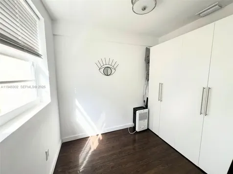 6881 Bay Drive Miami Beach FL 33141