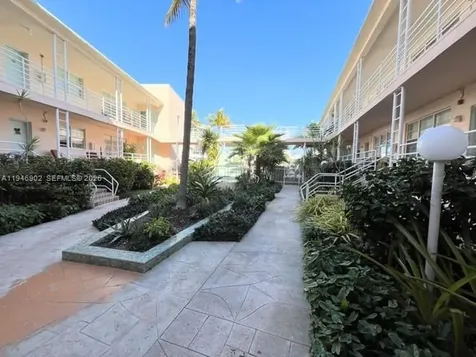 6881 Bay Drive Miami Beach FL 33141
