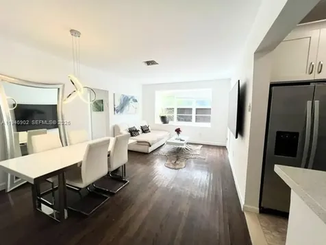 6881 Bay Drive Miami Beach FL 33141