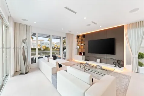 10561 NW 67th Terrace Doral FL 33178