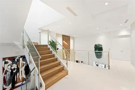 10561 NW 67th Terrace Doral FL 33178