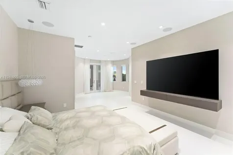10561 NW 67th Terrace Doral FL 33178