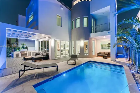 10561 NW 67th Terrace Doral FL 33178