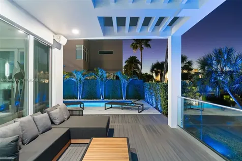 10561 NW 67th Terrace Doral FL 33178