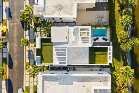 10561 NW 67th Terrace Doral FL 33178