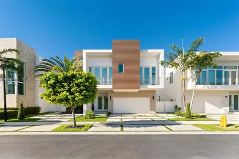 10561 NW 67th Terrace Doral FL 33178