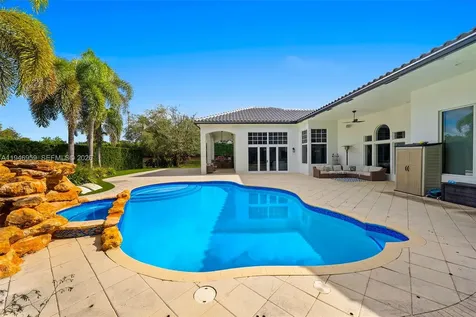 12401 N Stonebrook Circle Davie FL 33330