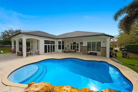 12401 N Stonebrook Circle Davie FL 33330