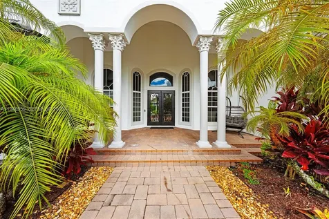 12401 N Stonebrook Circle Davie FL 33330