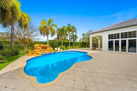 12401 N Stonebrook Circle Davie FL 33330