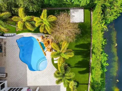 12401 N Stonebrook Circle Davie FL 33330