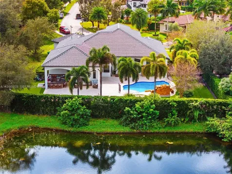 12401 N Stonebrook Circle Davie FL 33330