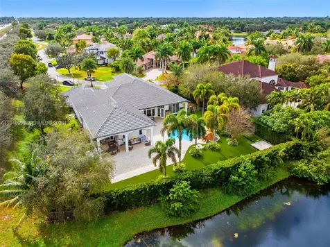 12401 N Stonebrook Circle Davie FL 33330