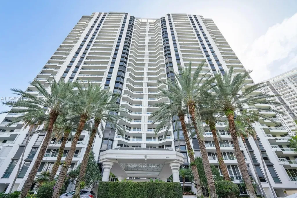 21205 NE 37th Avenue Aventura FL 33180