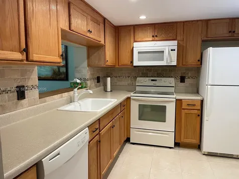 121 SE 3rd Avenue Dania Beach FL 33004