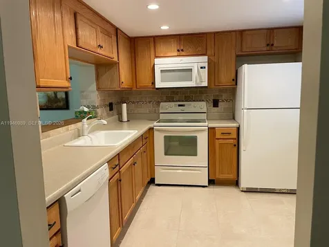 121 SE 3rd Avenue Dania Beach FL 33004