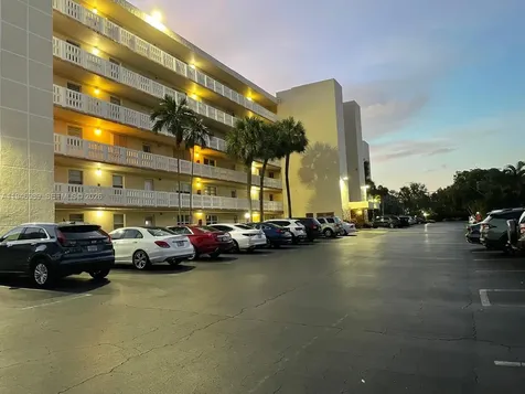 121 SE 3rd Avenue Dania Beach FL 33004