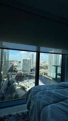 68 SE 6 Miami FL 33131