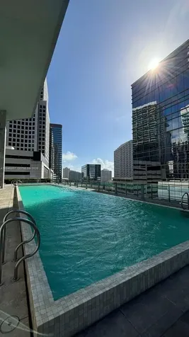 68 SE 6 Miami FL 33131