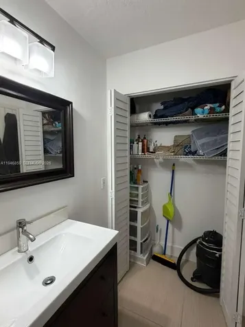4944 NW 102nd Avenue Doral FL 33178