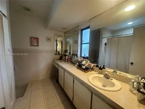 5965 NW 200th Street Hialeah FL 33015