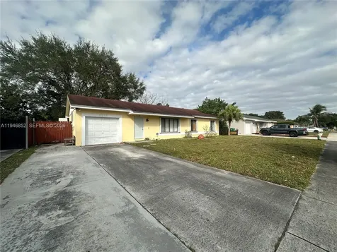 5965 NW 200th Street Hialeah FL 33015