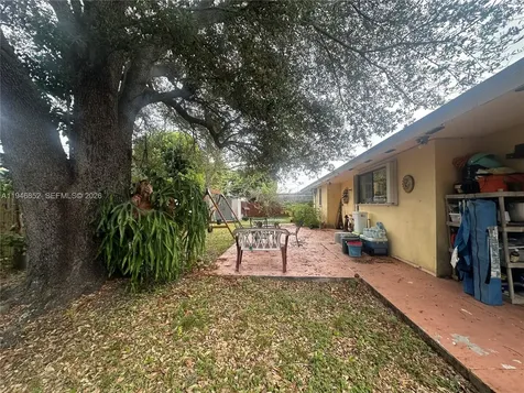 5965 NW 200th Street Hialeah FL 33015