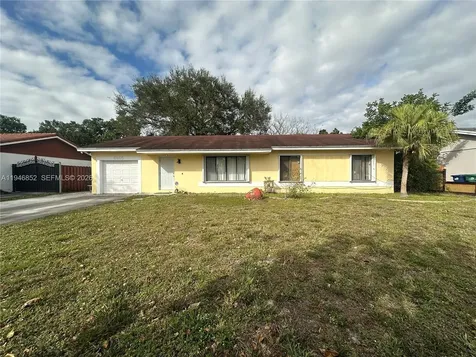5965 NW 200th Street Hialeah FL 33015
