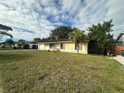 5965 NW 200th Street Hialeah FL 33015