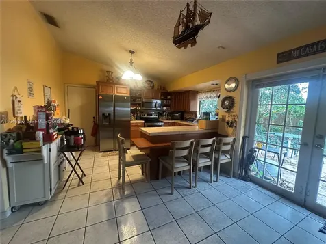 5965 NW 200th Street Hialeah FL 33015