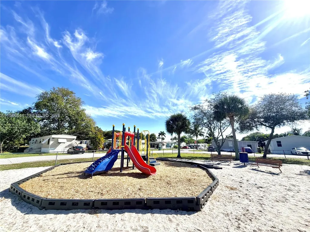 12405 SW 5th Street Fort Lauderdale FL 33325