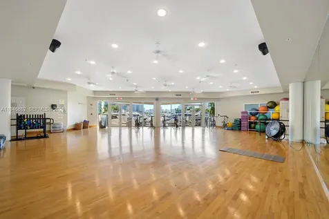 3330 NE 190th Street Aventura FL 33180