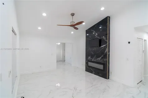 2421 SW 84th Terrace Miramar FL 33025