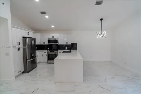 2421 SW 84th Terrace Miramar FL 33025