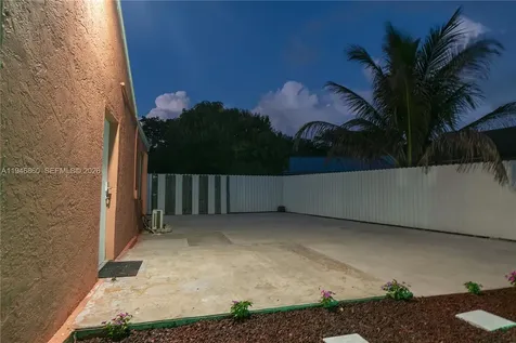 2421 SW 84th Terrace Miramar FL 33025