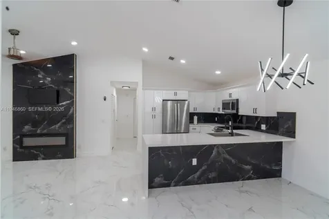 2421 SW 84th Terrace Miramar FL 33025
