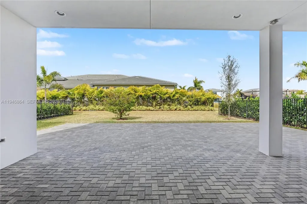 8371 Essex Country Club Drive Boca Raton FL 33434