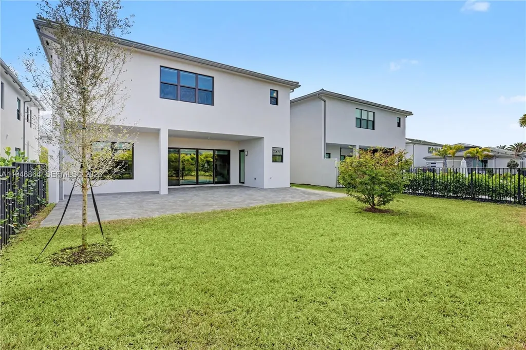 8371 Essex Country Club Drive Boca Raton FL 33434