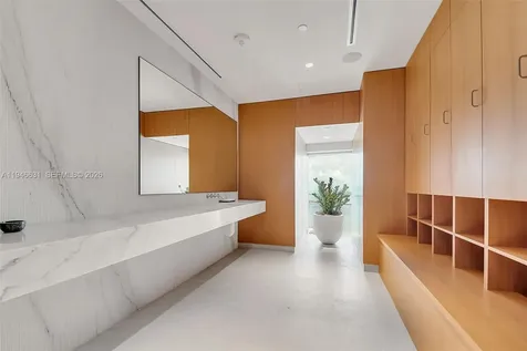 300 Biscayne Boulevard Way Miami FL 33131